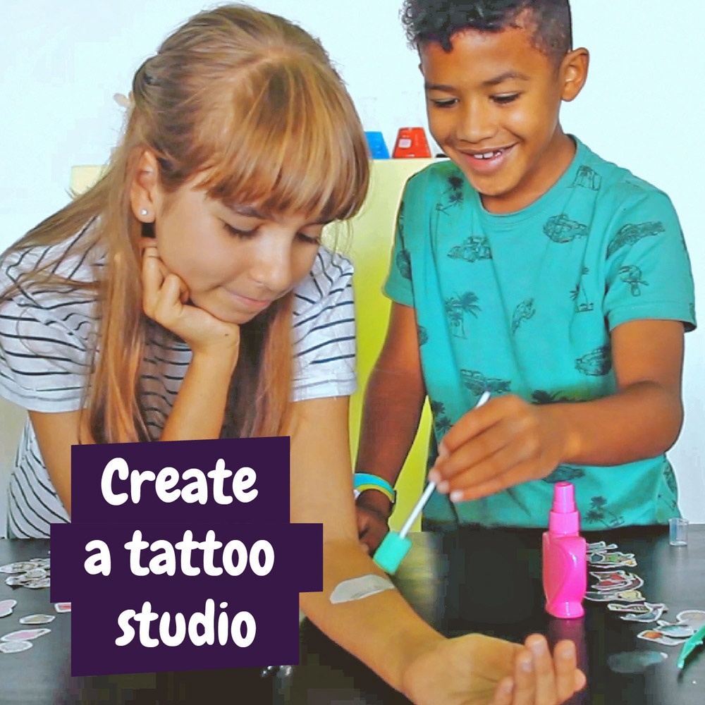Tattoo Factory Kit III. Jeu éducatif livré avec un sac cadeau en papier kraft (115 g/m²)