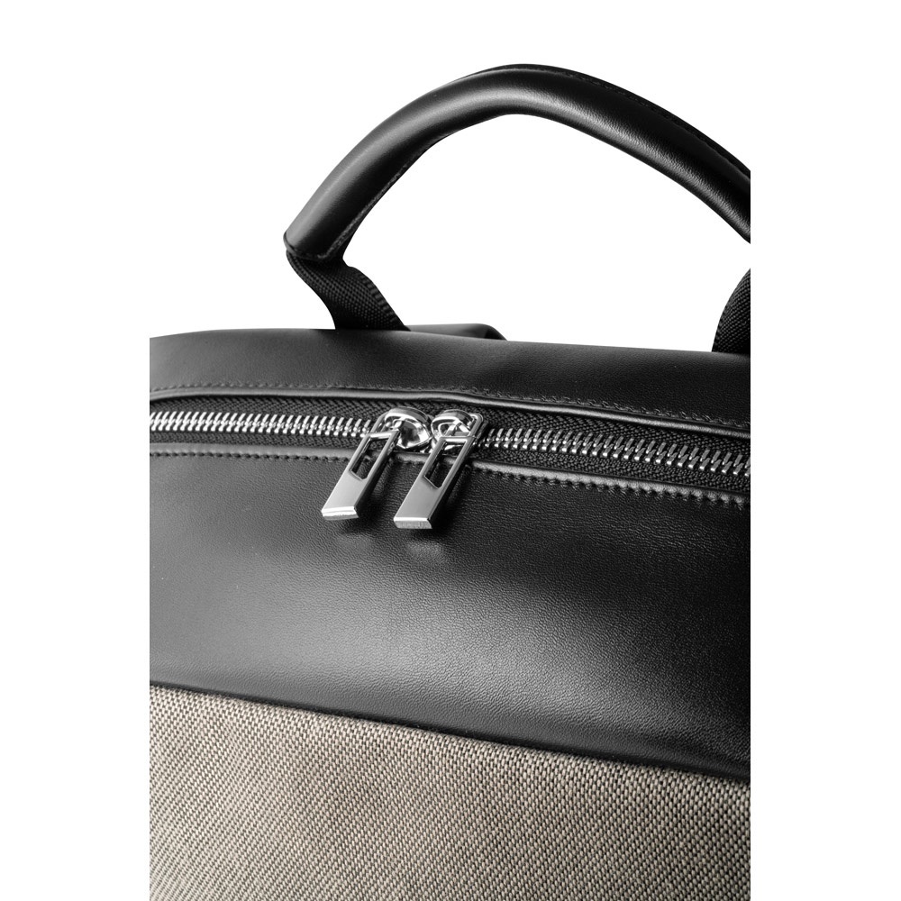 DIVERGENT BACKPACK II. Sac à dos pour ordinateur portable jusqu'à 15.6'' en tissu et PU