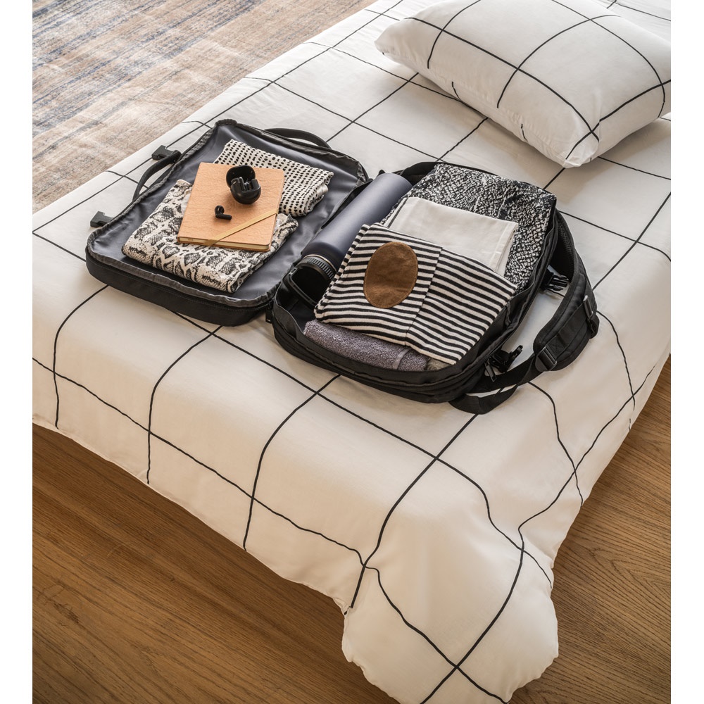 DALLAS. Sac à dos de voyage en polyester 600D recyclé haute densité pour ordinateur portable de 17.3 pouces