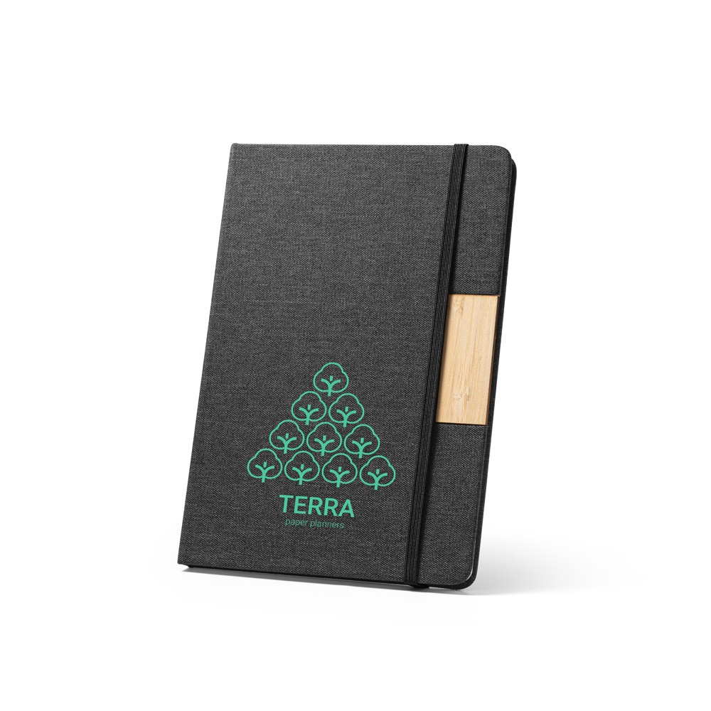 MÁRQUEZ. Cahier A5 à couverture rigide fabriquée à partir de tissu PET 100% recyclé, avec des pages lignées en papier recyclé