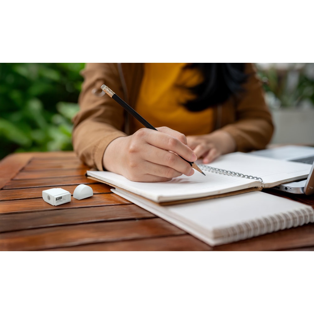 WYATT. Taille-crayon 2 en 1 en PP