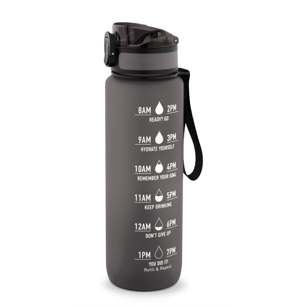 ERIKSSON. Bouteille en PET recyclé (100 % rPET), ornée de citations motivantes et d'indications horaires pour vous encourager à boire de l'eau et à rester hydraté tout au long de la journée