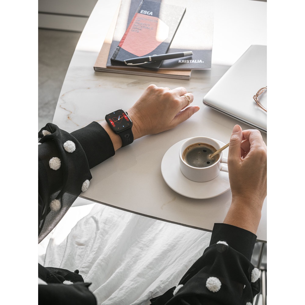 WILES. Smartwatch avec écran 1.85", IPX4, autonomie de 3 jours et bracelet en silicone
