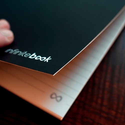INFINITEBOOK LINED A5. "Infinitebook" com capa flexível e 15 páginas pautadas estilo quadro branco