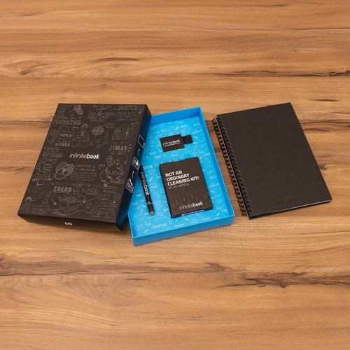 STARTER KIT INFINITEBOOK A5 PLANNER TEXTURE. Kit composto por “Infinitebook” com capa dura, 1 kit de limpeza, 1 marcador e 1 suporte para esferográfica