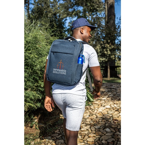 COVENTRY. Mochila, totalmente almofadada, para computador portátil em poliéster reciclado 300D de alta densidade e forro em poliéster reciclado 210D 15.6"