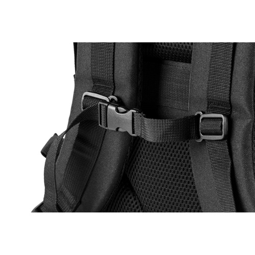 EDINBURGH BPACK. Mochila estilo militar em poliéster reciclado 600D, de alta densidade e forro em poliéster reciclado 210D 17'3"