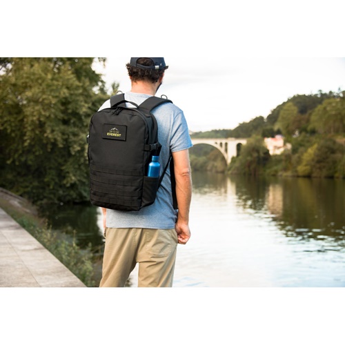 EDINBURGH BPACK. Mochila estilo militar em poliéster reciclado 600D, de alta densidade e forro em poliéster reciclado 210D 17'3"