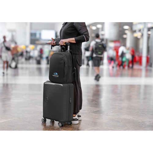 UDINE. Mochila com um compartimento de abertura total em poliéster reciclado 300D de alta densidade 16"