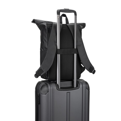 OSASCO BPACK. Mochila "Roll top" com design em sistema de fecho que permite enrolar a parte superior até ajustar ao volume da mochila em poliéster reciclado 600D