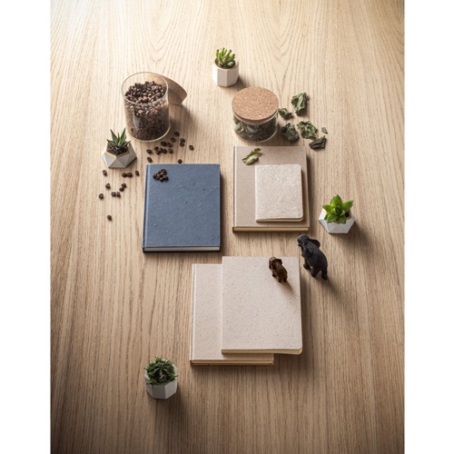ORGANIC RIGID. Bloco de notas A5 com capa rígida fabricada a partir de matéria orgânica de elefante (80%)