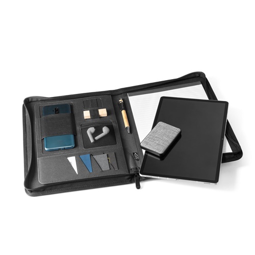 EMERGE FOLDER. Pasta A4 em poliéster reciclado (100% rPET) 300D com fecho