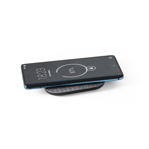 RENEWAL CHARGER. Carregador wireless rápido 10W em PET reciclado (100% rPET)