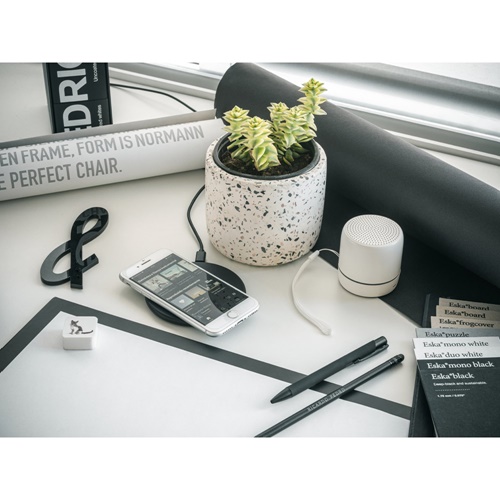 SOVERY. Carregador wireless rápido 10W em ABS reciclado (100% rABS)