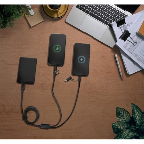 BERTOZZI. Cabo USB super rápido 6 em 1 em alumínio reciclado (20%) e PET reciclado (4%)