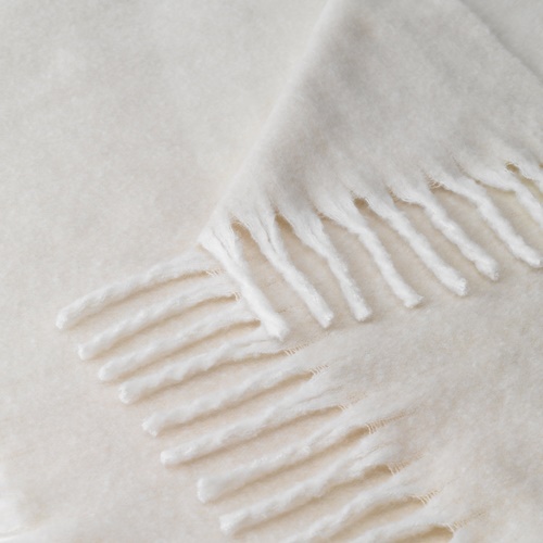 COMFY. Manta em poliéster reciclado (100% rPET)(300 g/m²), com uma sensação de toque "mohair"