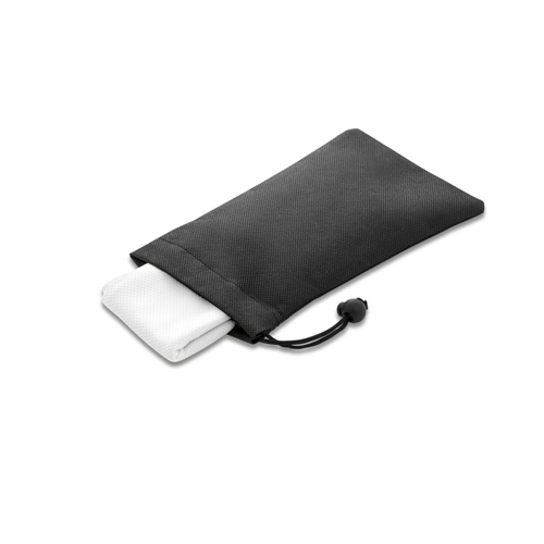 BERNAL. Toalha de desporto refrescante em poliéster reciclado (100% rPET) com bolsa em non-woven