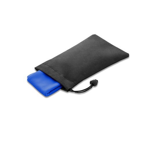 BERNAL. Toalha de desporto refrescante em poliéster reciclado (100% rPET) com bolsa em non-woven